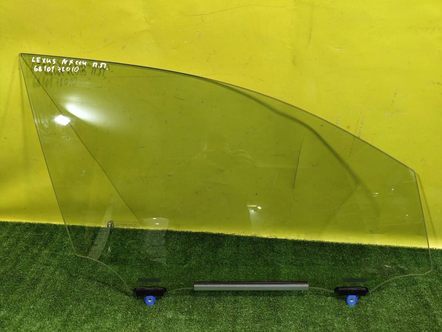Стекло двери передней правой  Lexus NX 2014 6810178010 31830