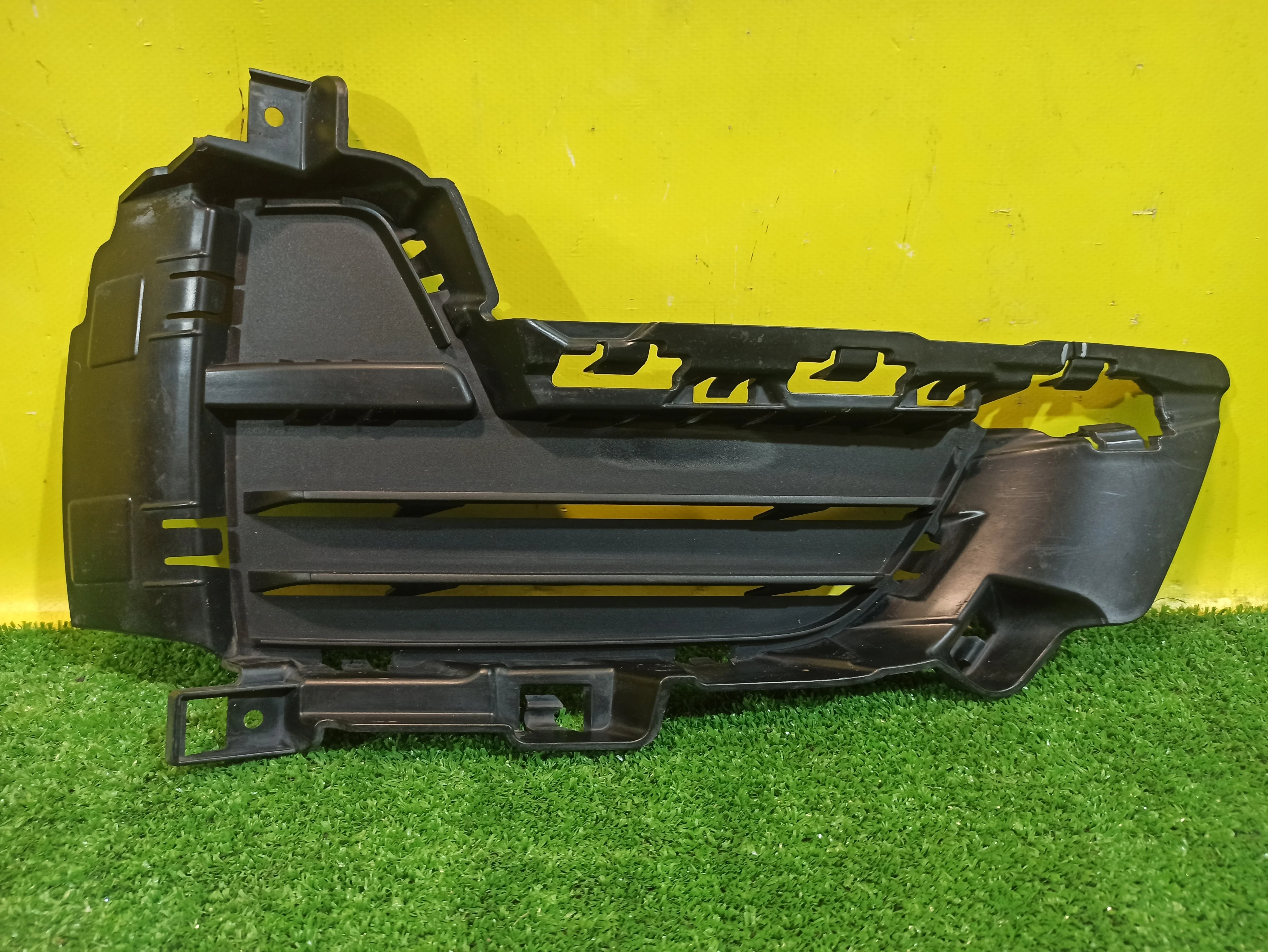 Решетка в бампер правая  BMW X5 F15 2013 51117307994 32324