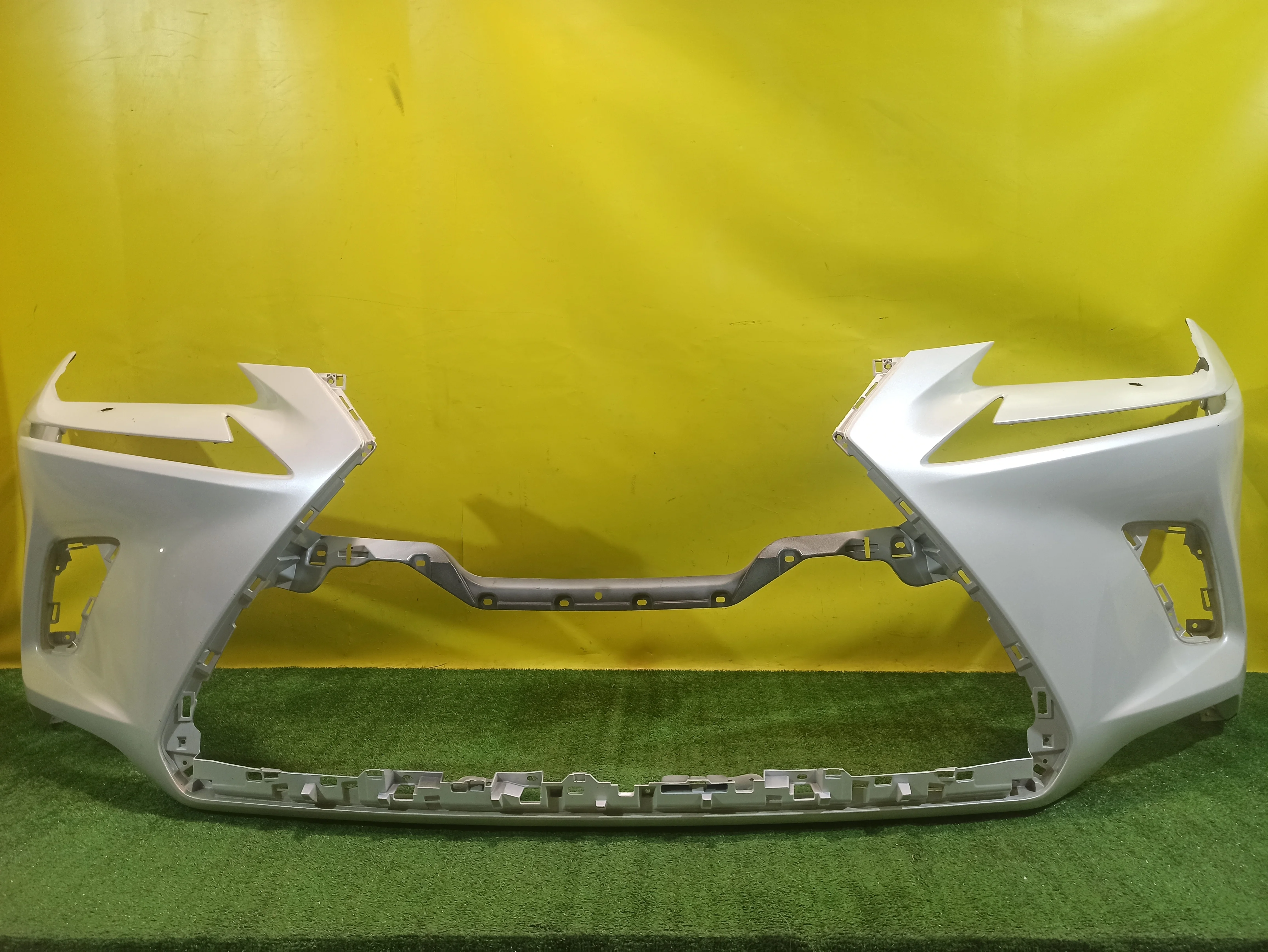 Бампер передний  Lexus NX 2017 5211978943 32546