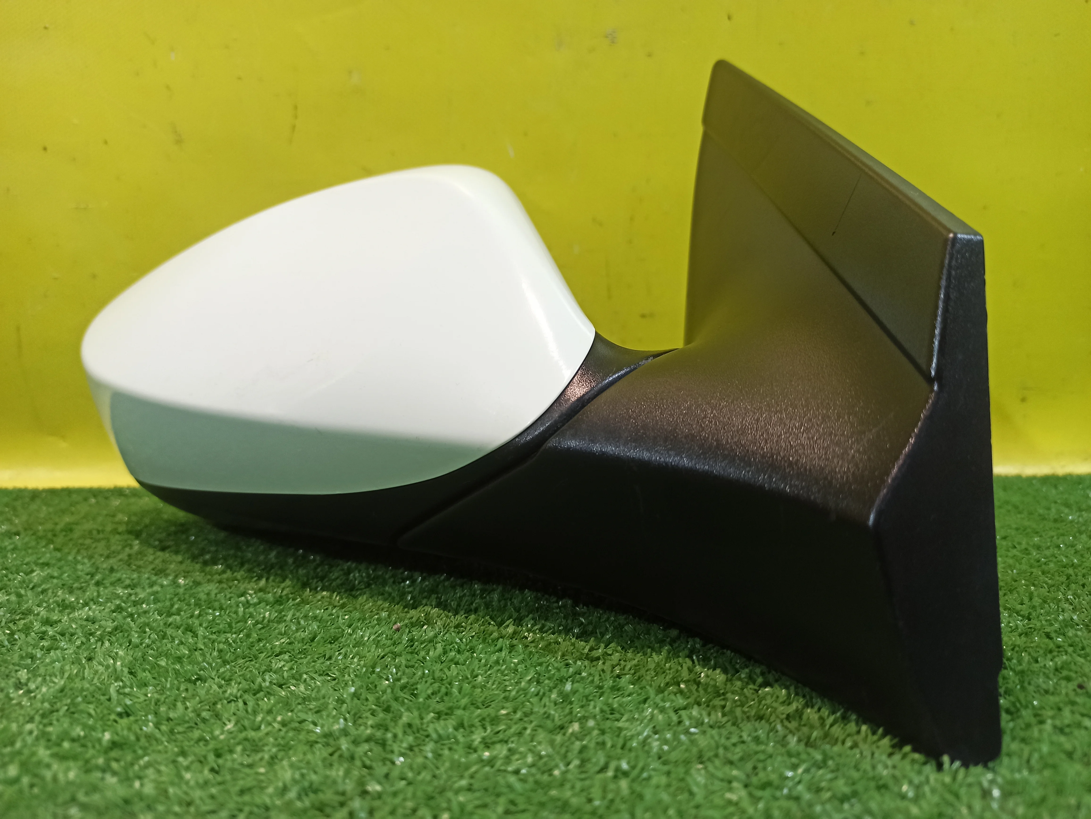 Зеркало правое электрическое  Hyundai Solaris 2010 876204L030 32877