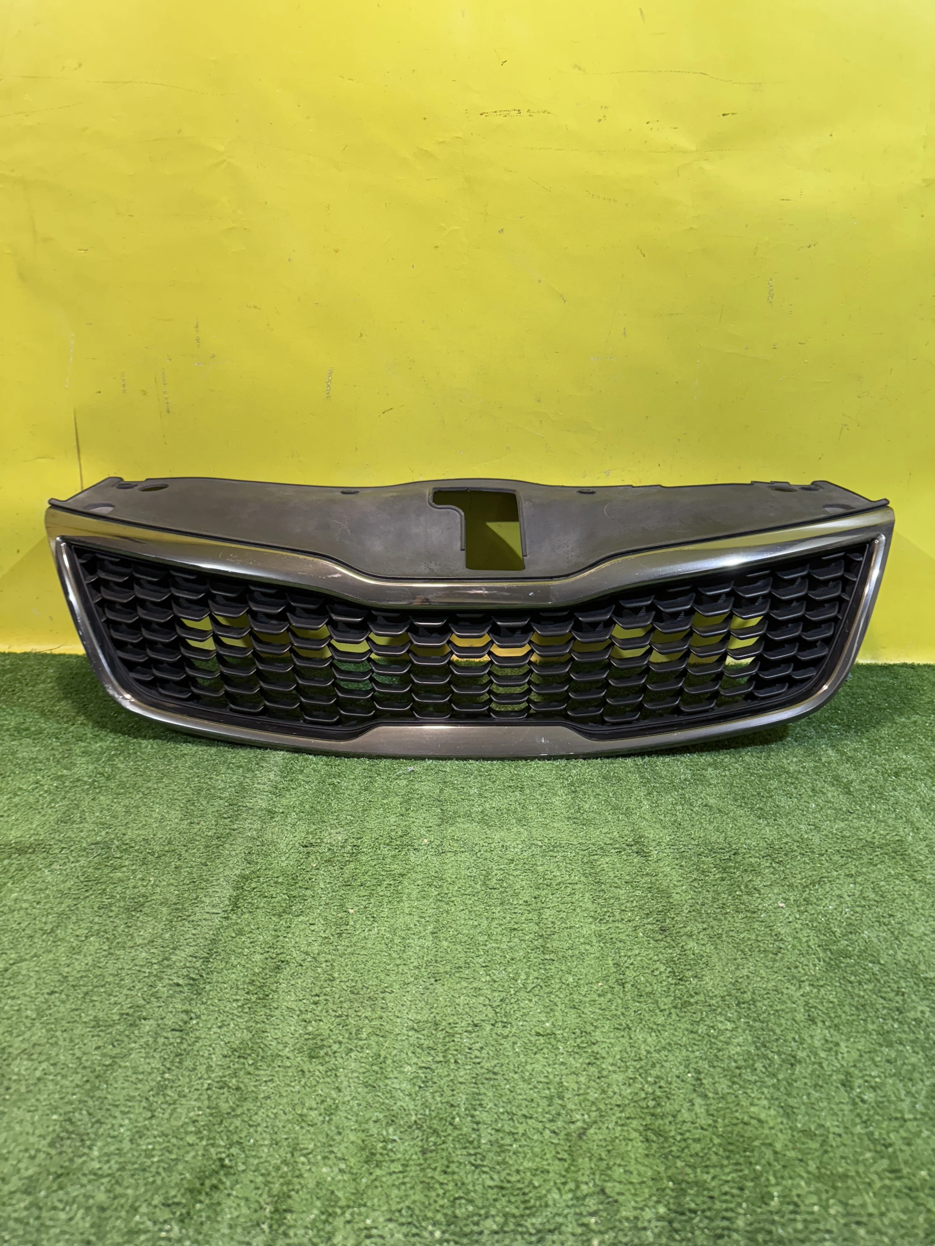 Решетка радиатора  Kia RIO 3 QB 2015 863514Y500 33180