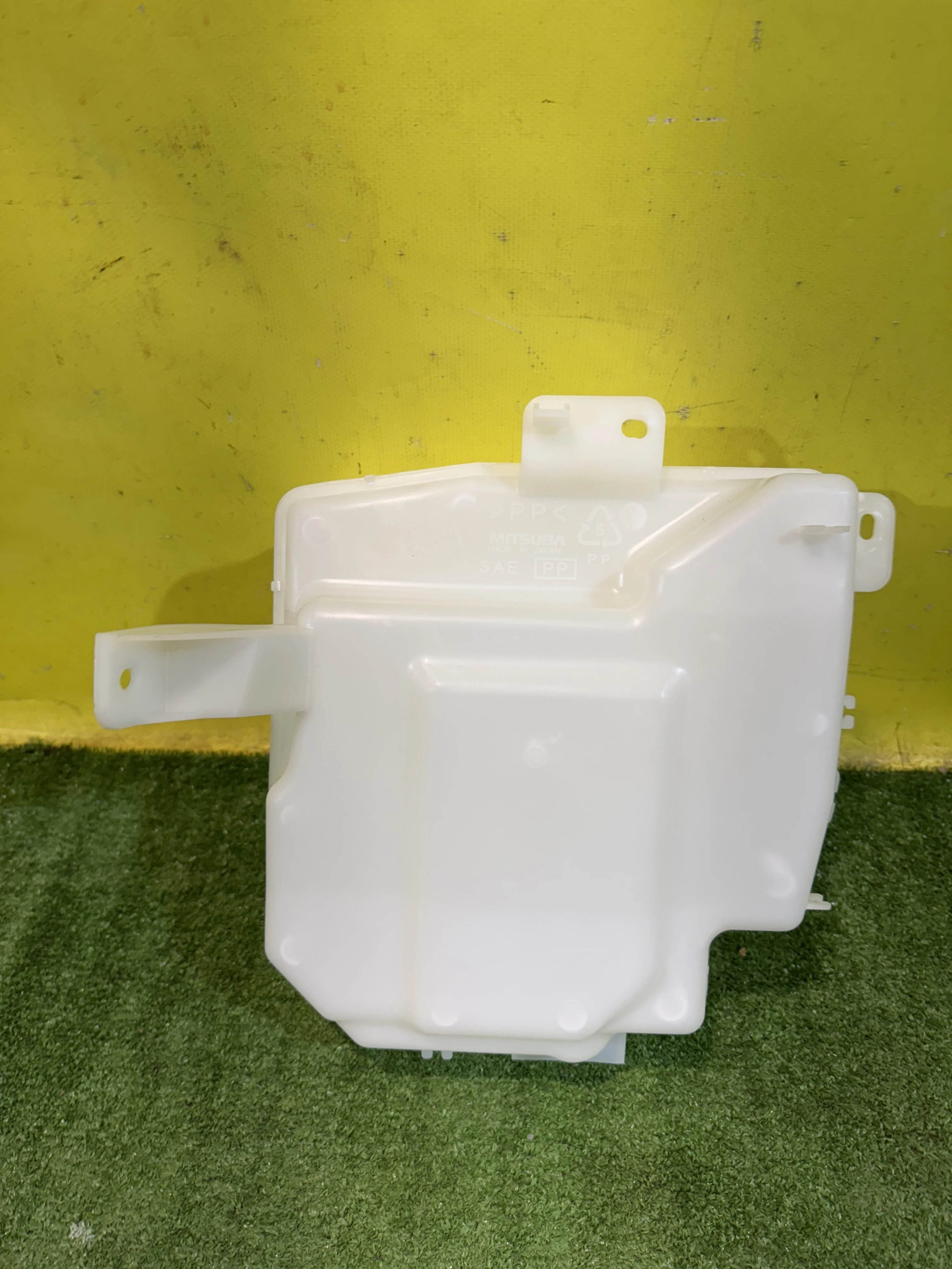 Бачок омывателя лобового стекла  Mitsubishi Outlander (GF) 2012 8260A403 33657