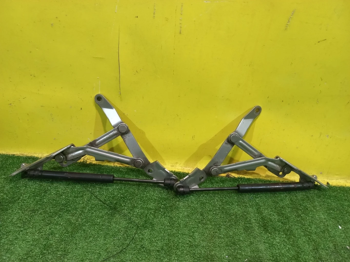 Петли крышки багажника  Mitsubishi Lancer X (CY) 2007 5923A013 34500