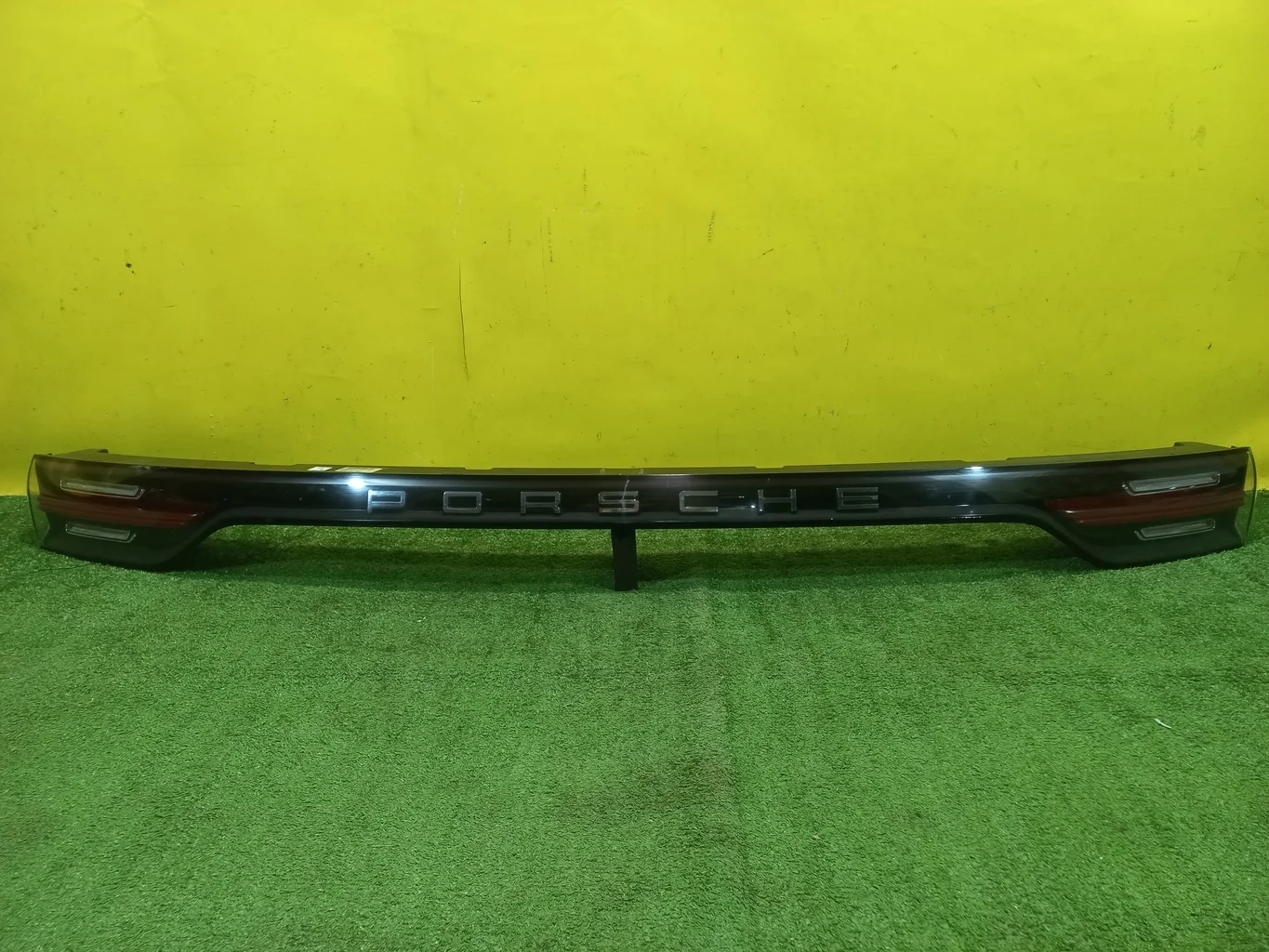 Фонарь задний центральный  Porsche  Cayenne 2017 9Y0945081AD 34733