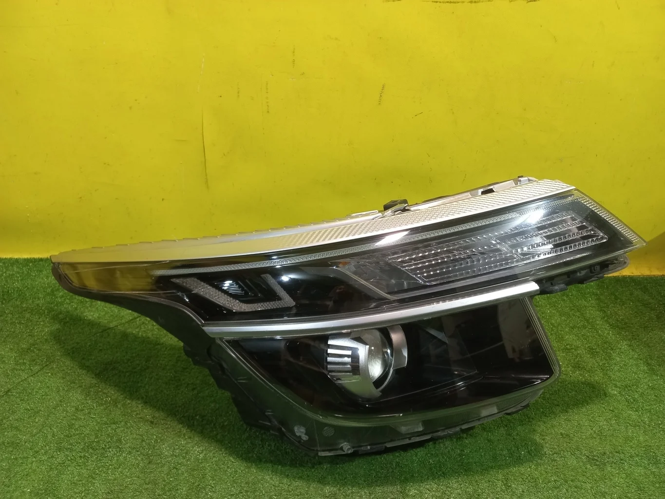 Фара правая LED  Kia Seltos 2019 92102Q5110 34804