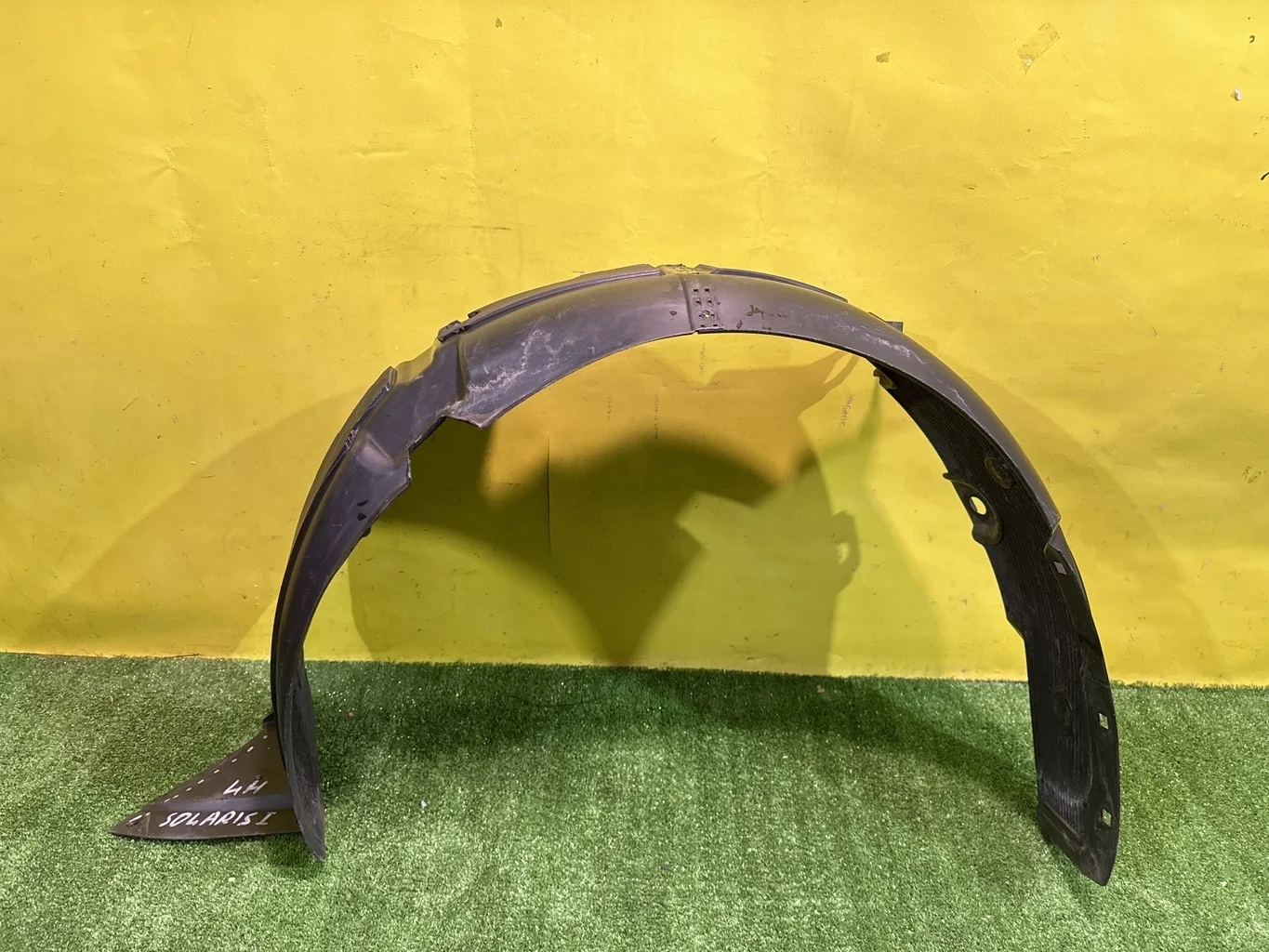 Локер передний левый  Hyundai Solaris 2010 868111R000 40422