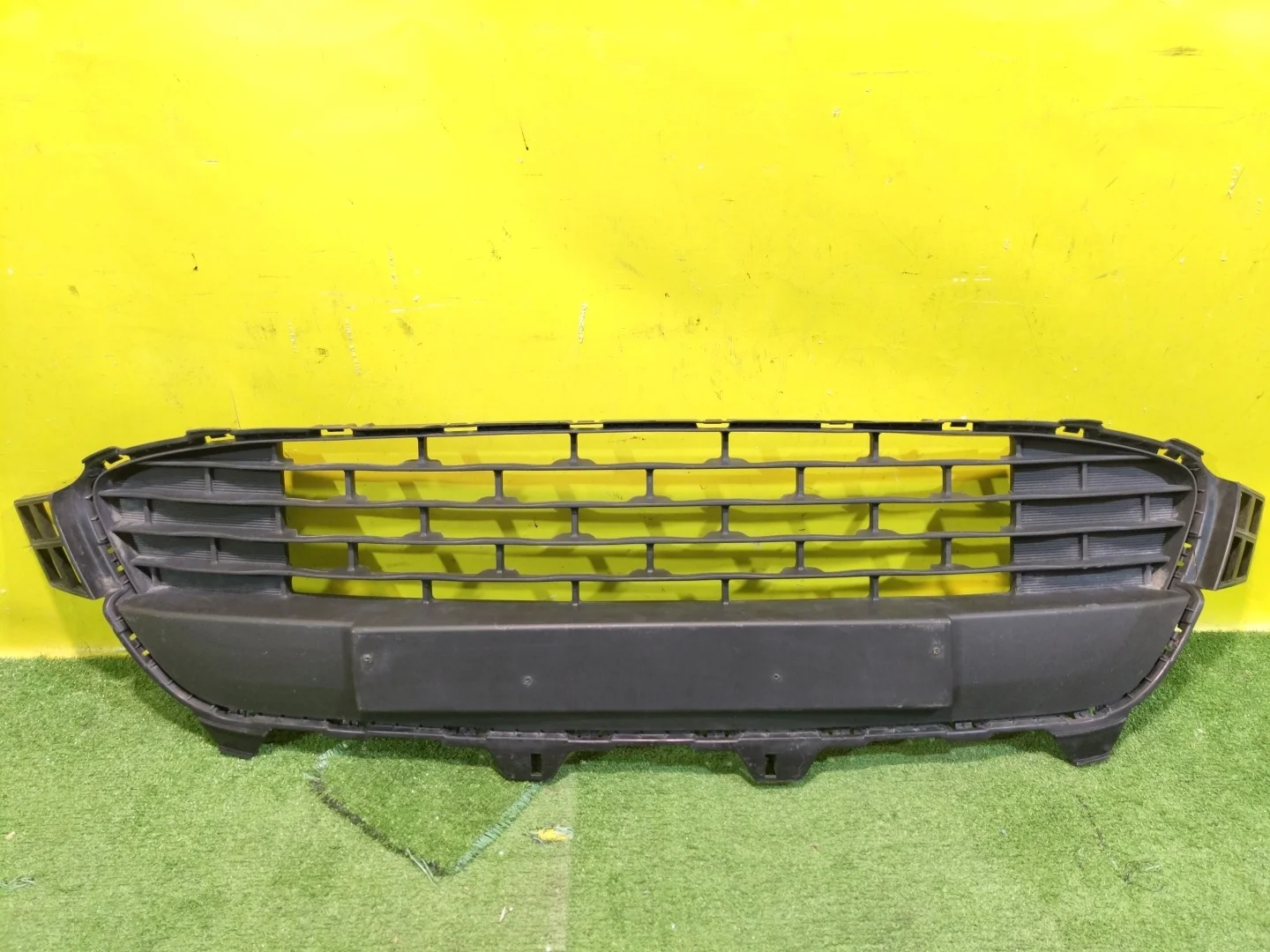 Решетка в бампер нижняя  Kia RIO 4 FB 2017 86561H0000 27782