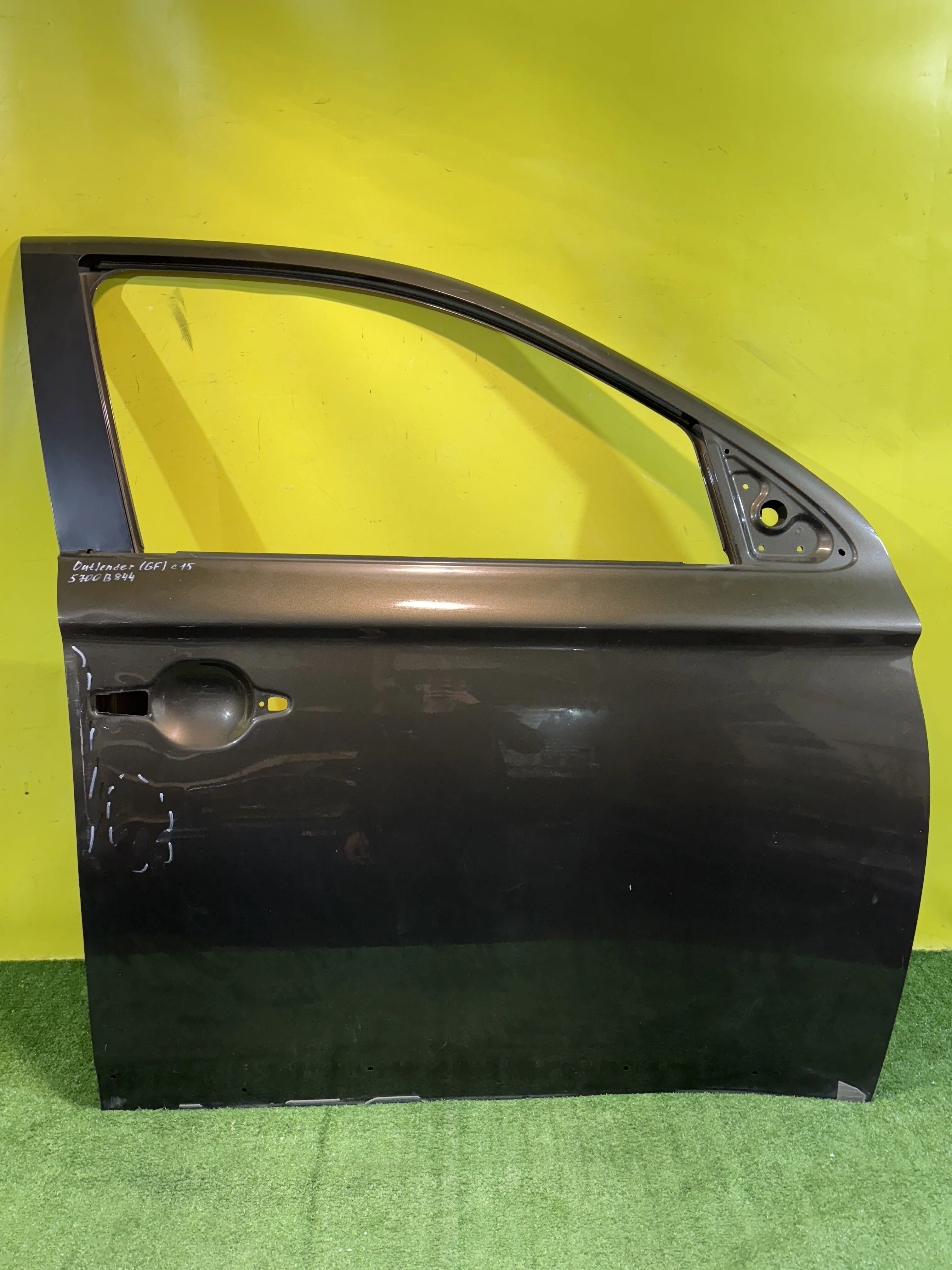 Дверь передняя правая  Mitsubishi Outlander (GF) 2015 5700B844 33784