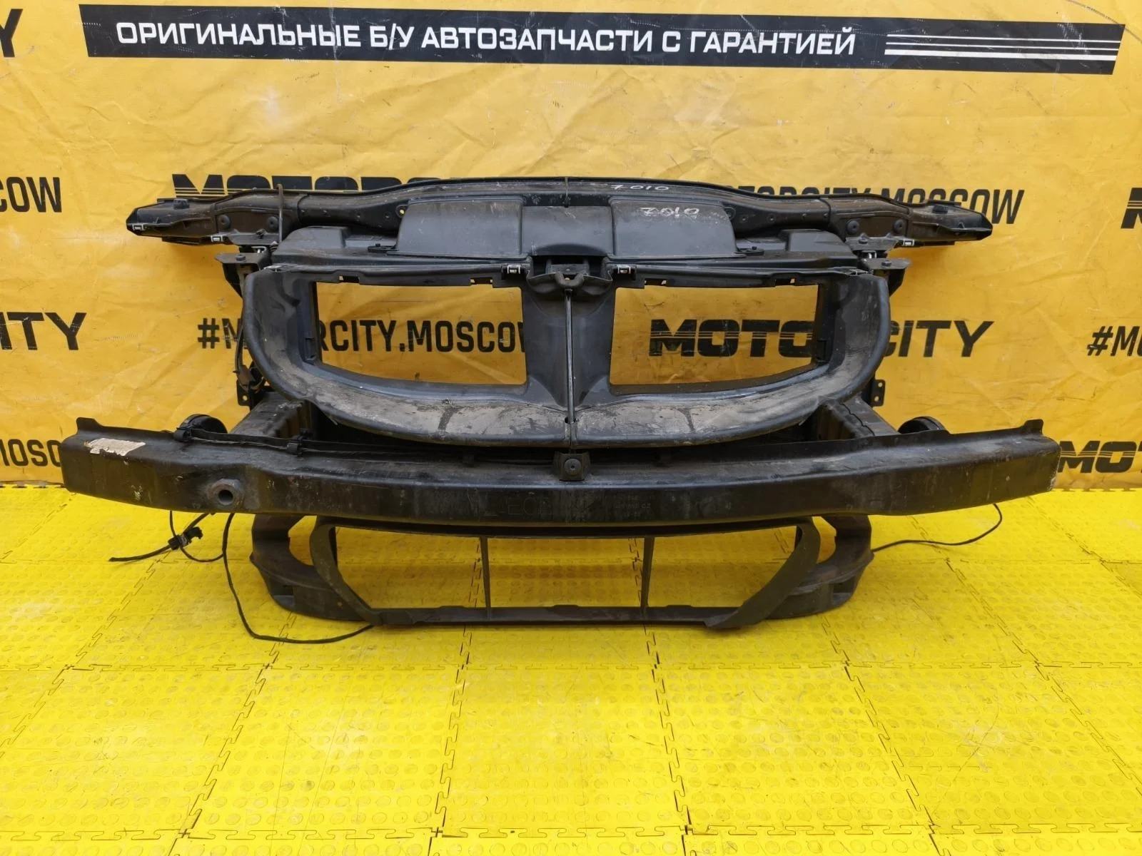 Телевизор сборе BMW 320i 2006 E90