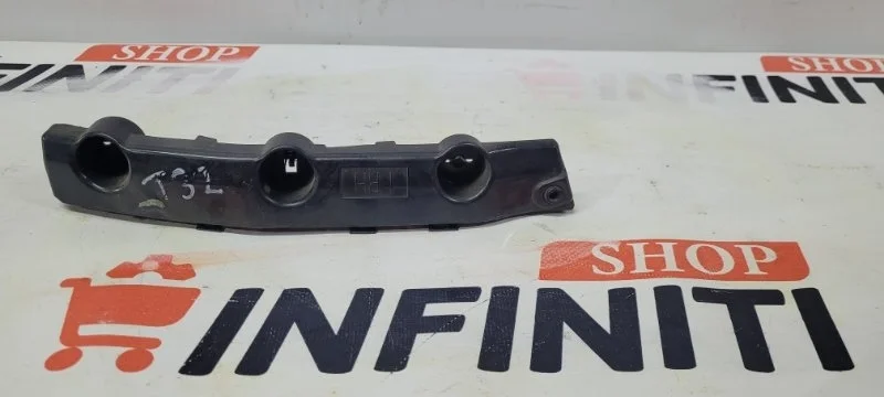 Кронштейн крыла (крепление) передний правый NISSAN