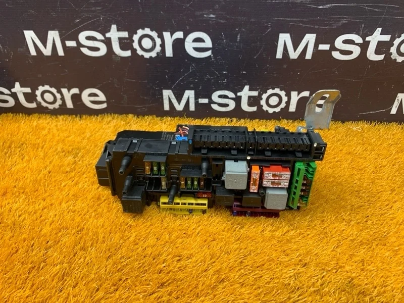 Блок предохранителей SAM Mercedes-Benz C-Class 2010 A2049005101 W204 271.860, задний