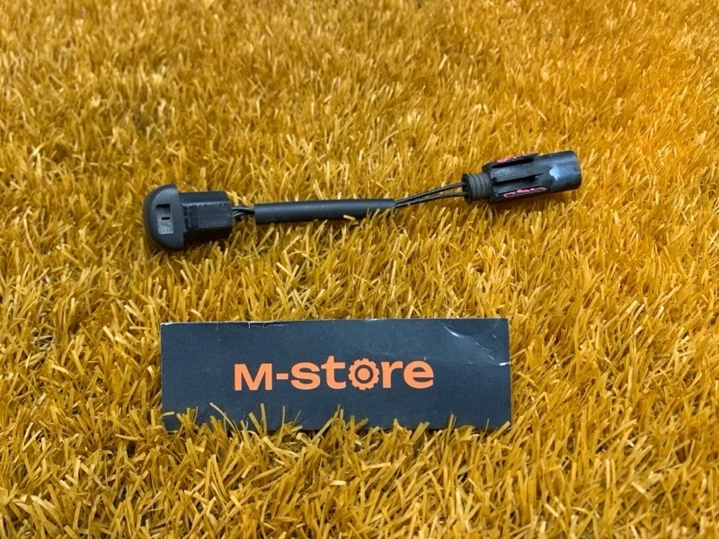 Форсунка омывателя Bmw 5-Series 2004 7132969 E60 M54B25 (256S5), левая