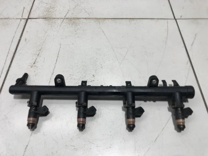 Рейка топливная (рампа) Renault Megane 2 K4M