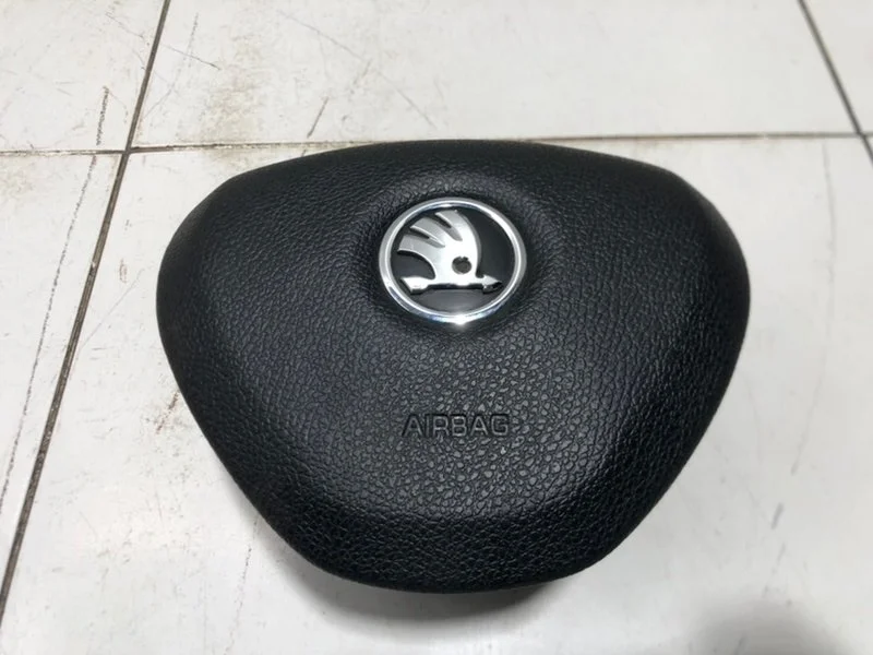 Подушка безопасности в рулевое колесо Skoda Fabia