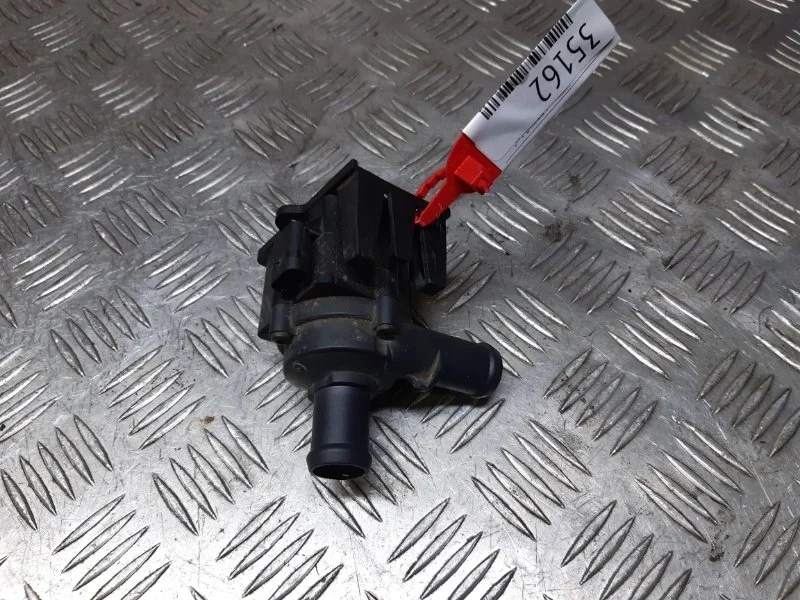 Насос водяной дополнительный ( помпа ), 12v Audi