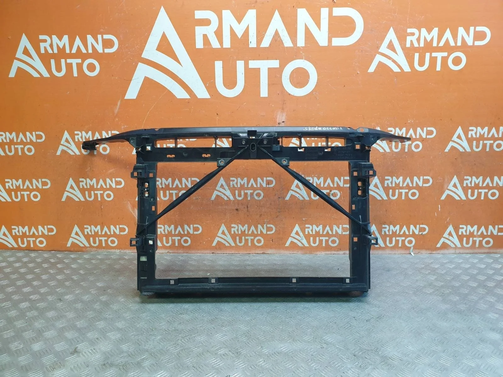 Панель передняя (суппорт радиатора) Skoda Octavia 2013-2020 A7 (5E)