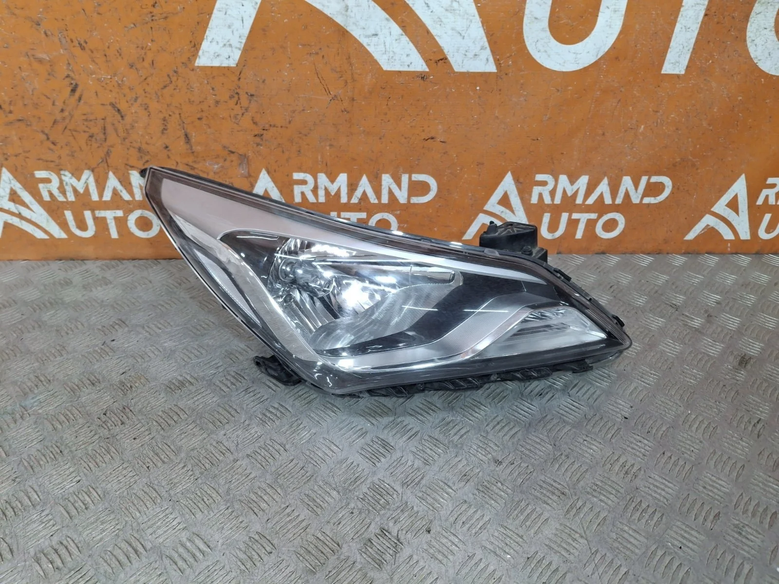 Фара Hyundai Solaris 2014-2017