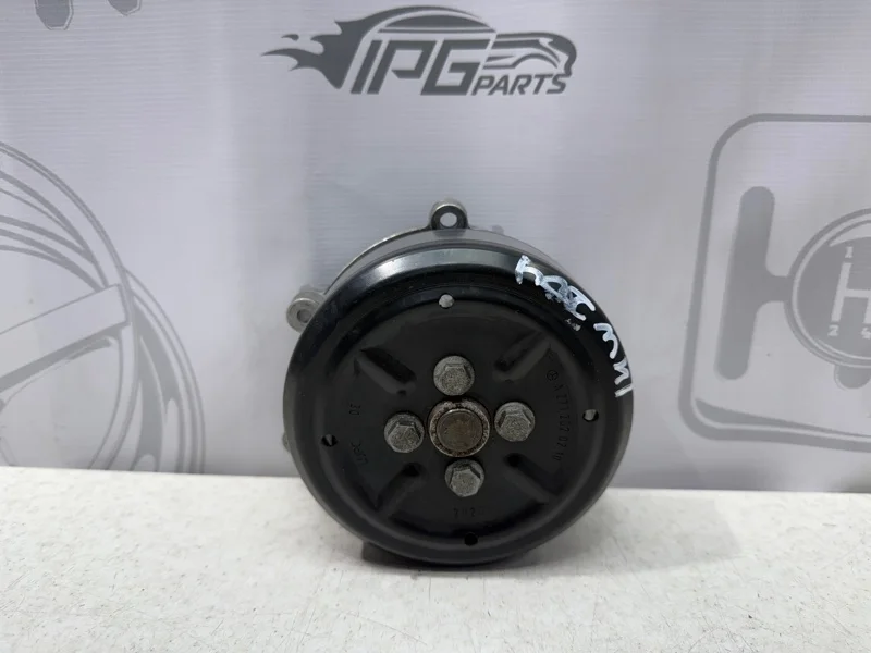 Помпа Mercedes-benz 2010 W204