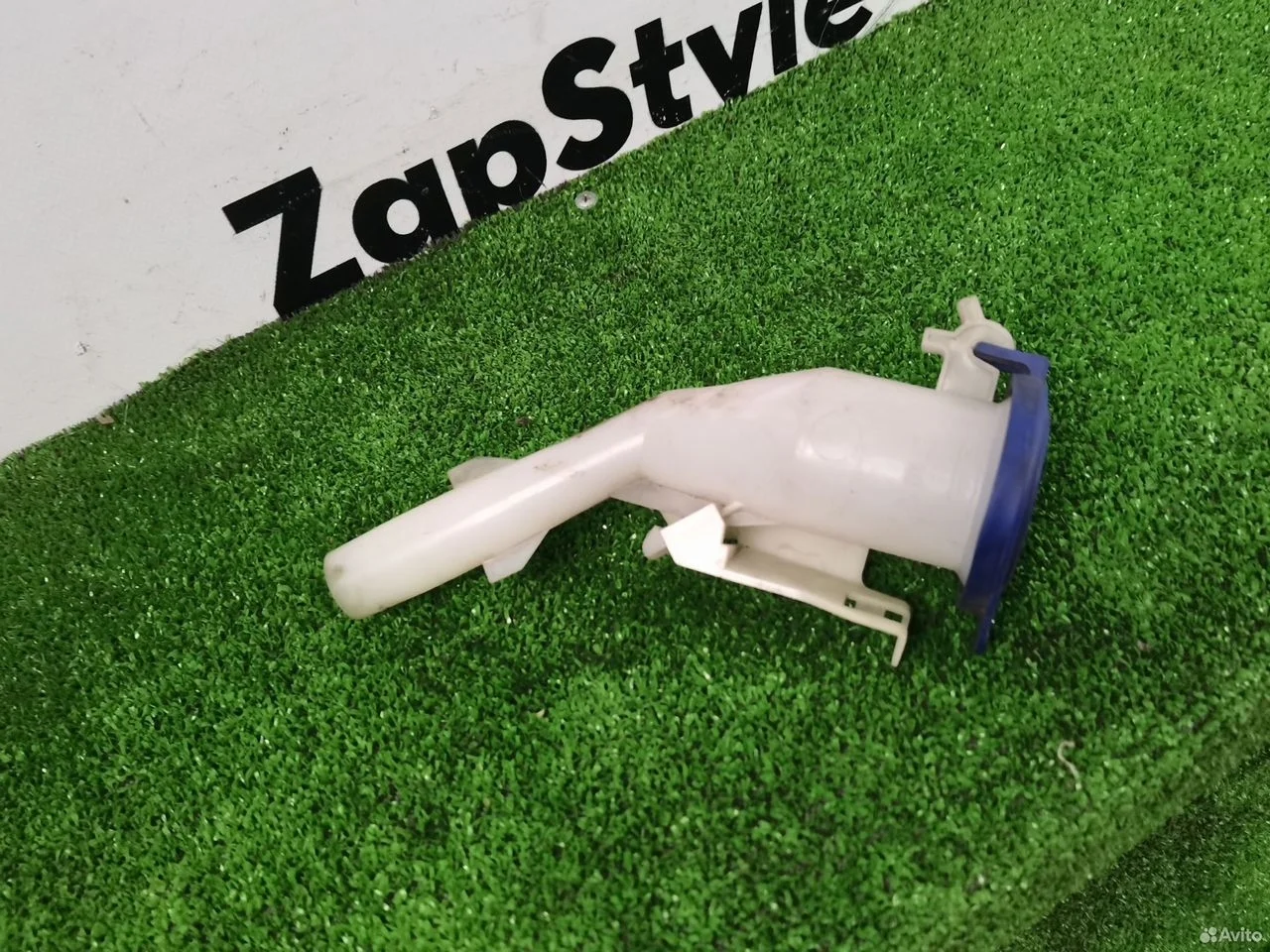 Горловина бачка омывателя ford focus 3 крышка