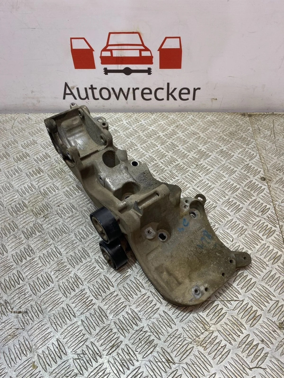 Кронштейн генератора Renault Sandero Stepway II рестайлинг (2018—2022)