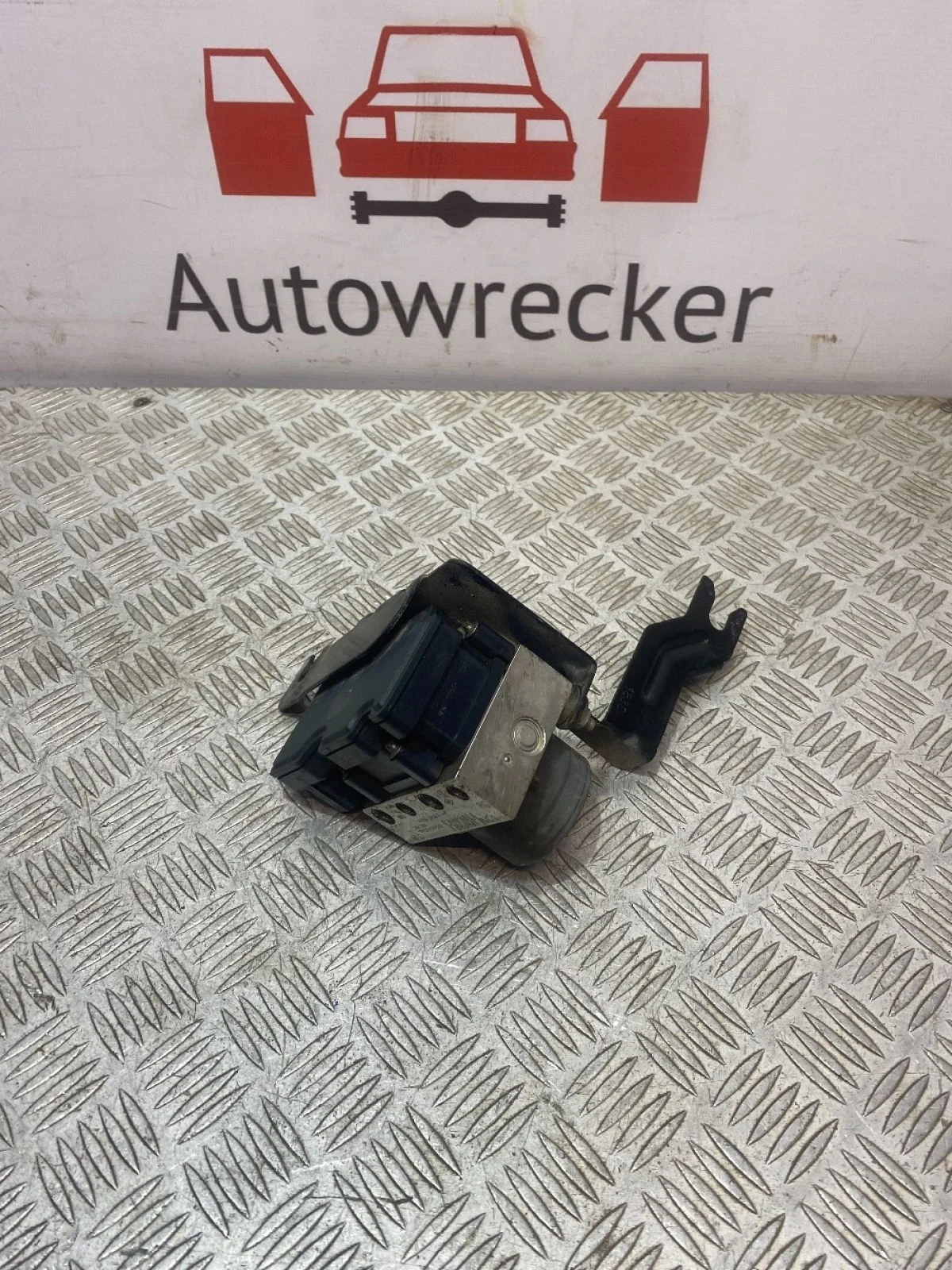 Блок управления ABS Renault Sandero Stepway II рестайлинг (2018—2022)