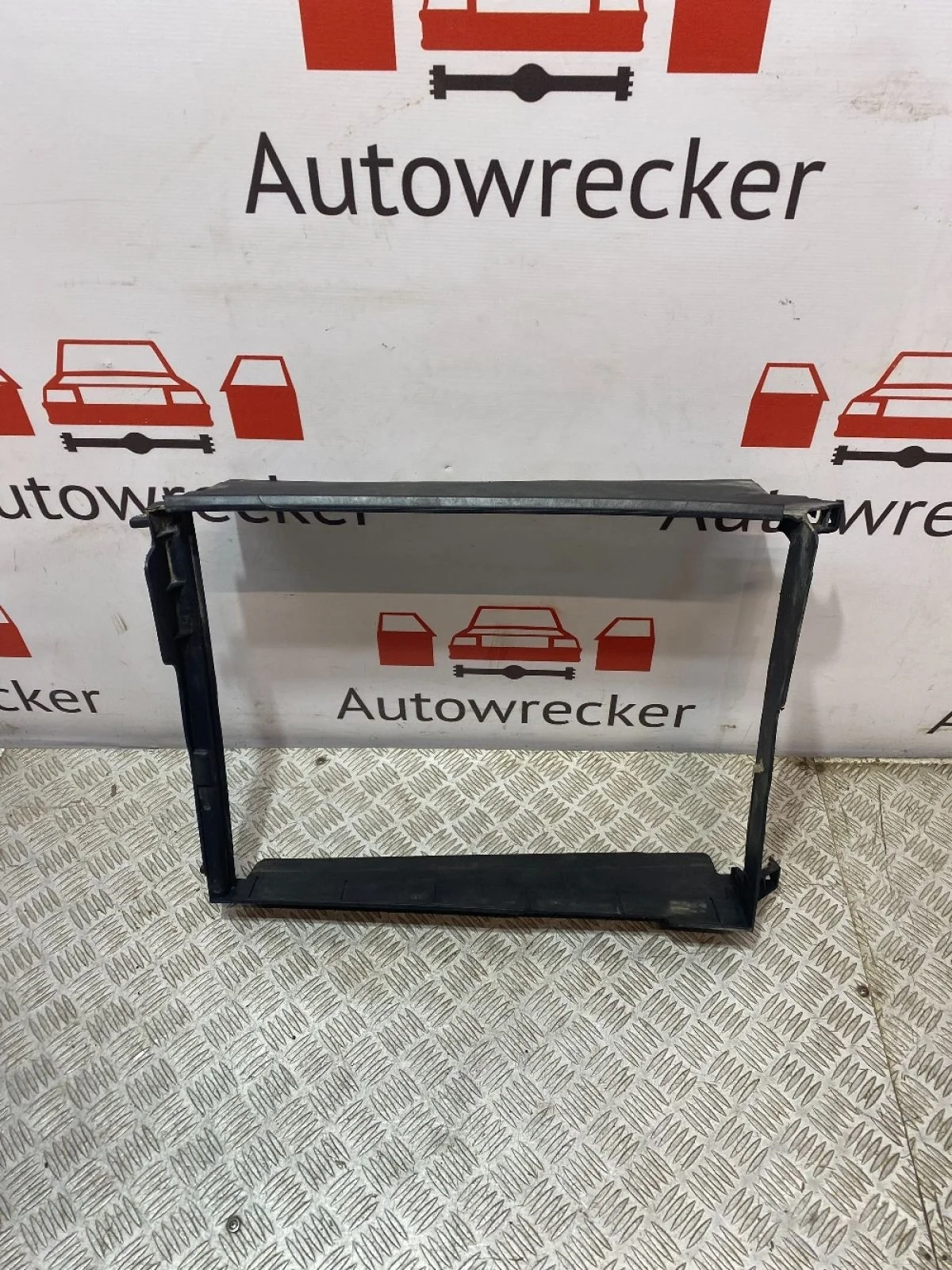 Дефлектор радиатора Renault Sandero Stepway II рестайлинг (2018—2022)