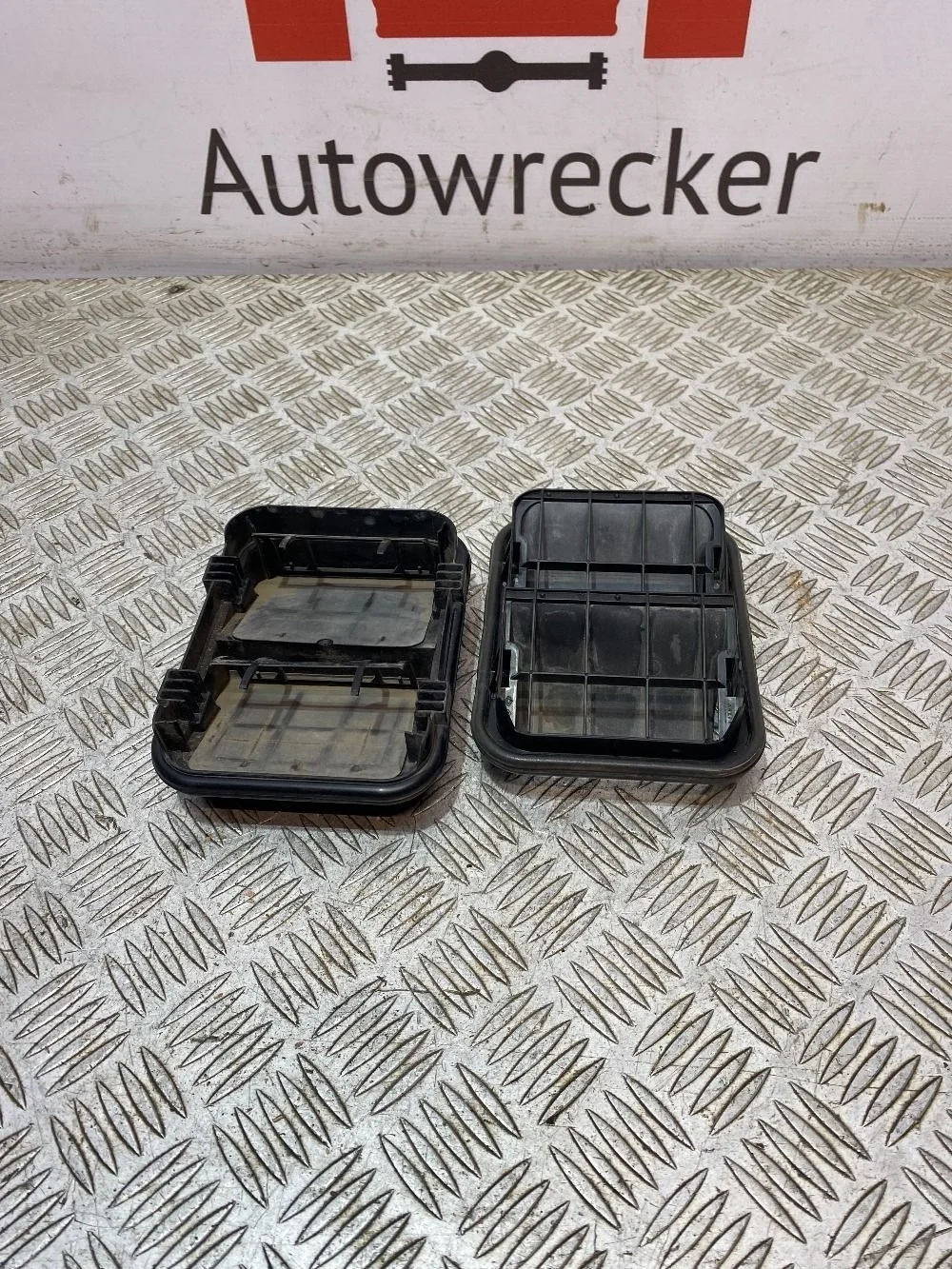 Решетка вентиляционная ВАЗ (LADA) XRAY I (2015—2022)