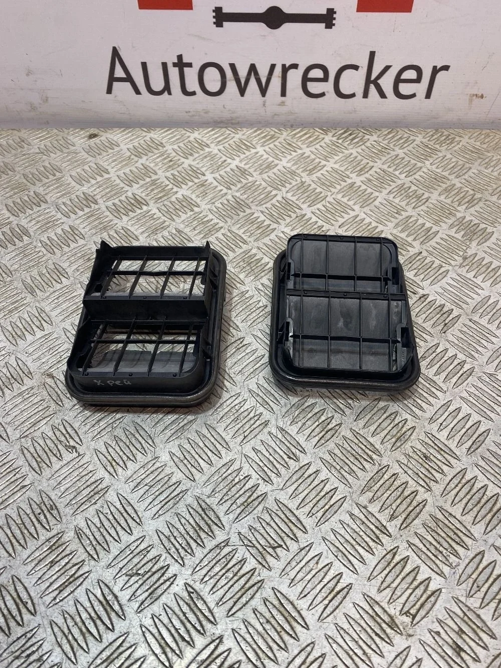 Решетка вентиляционная ВАЗ (LADA) XRAY I (2015—2022)