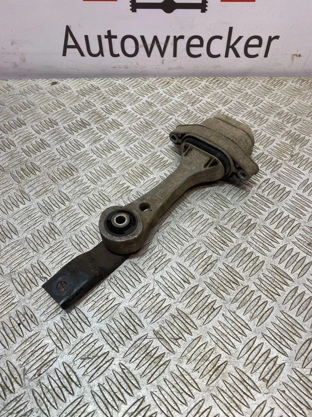 Опора двигателя задняя Skoda Octavia I рестайлинг (2000—2011)