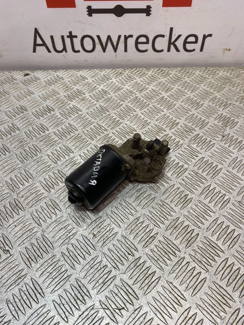 Моторчик стеклоочистителя передний Skoda Octavia I рестайлинг (2000—2011)