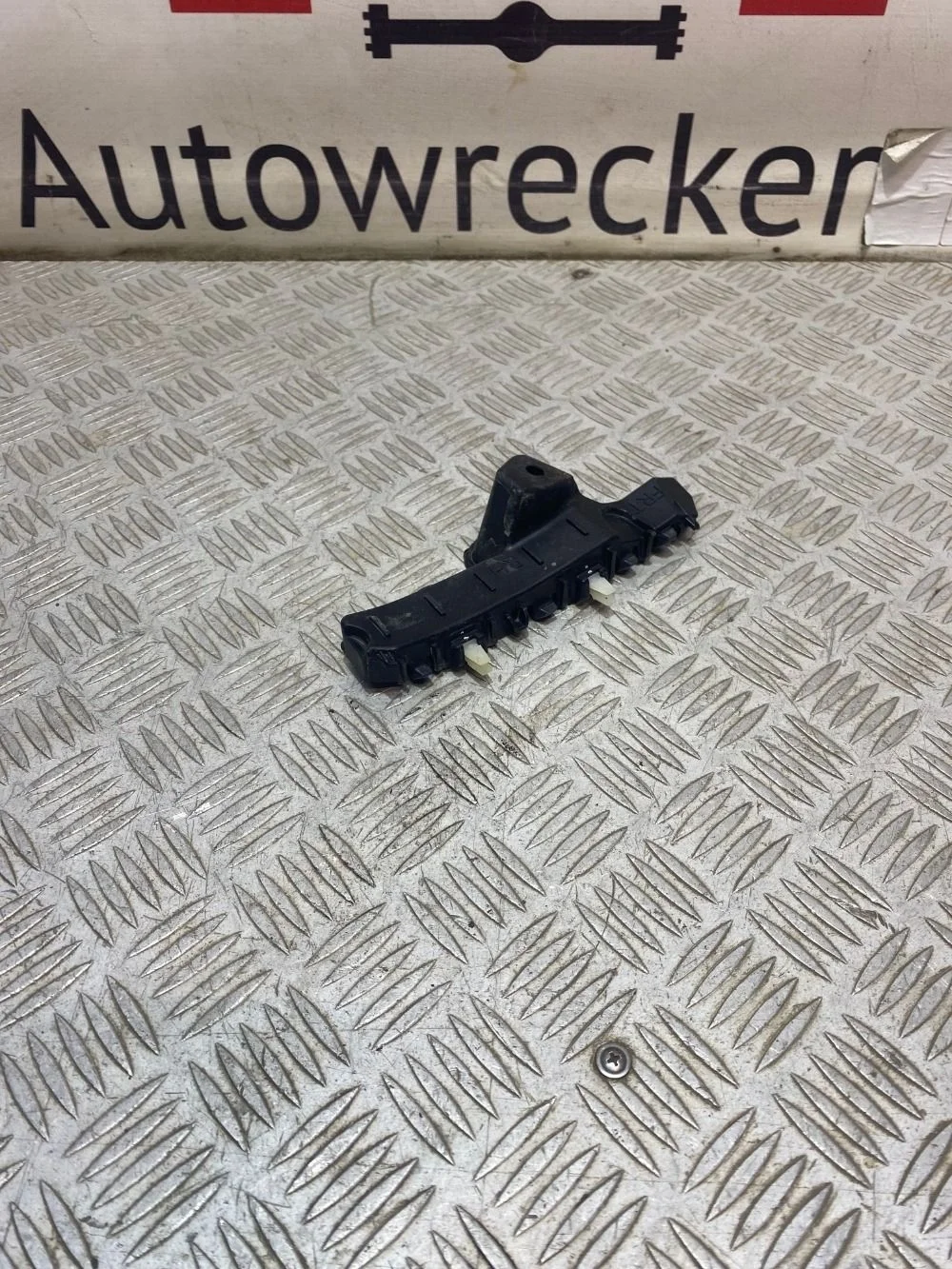 Кронштейн переднего бампера Hyundai Solaris II (2017—2020)