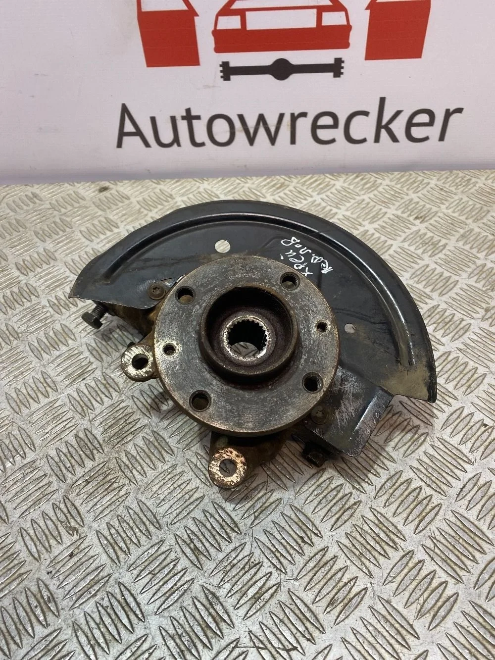 Кулак поворотный передний левый ВАЗ (LADA) XRAY I (2015—2022)