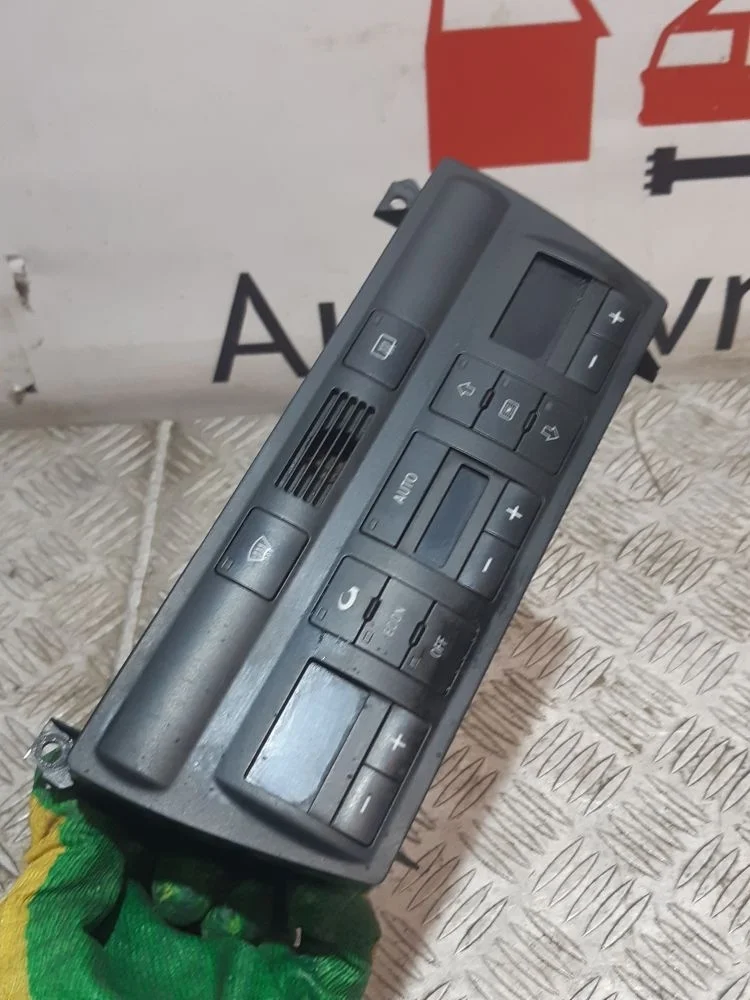 Блок управления климатической установкой Audi A6 C5 рестайлинг (2001—2004)