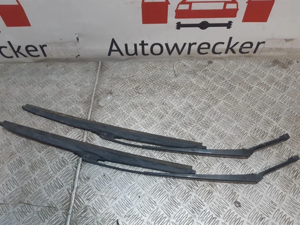 Поводок стеклоочистителя Audi A6 C5 рестайлинг (2001—2004)