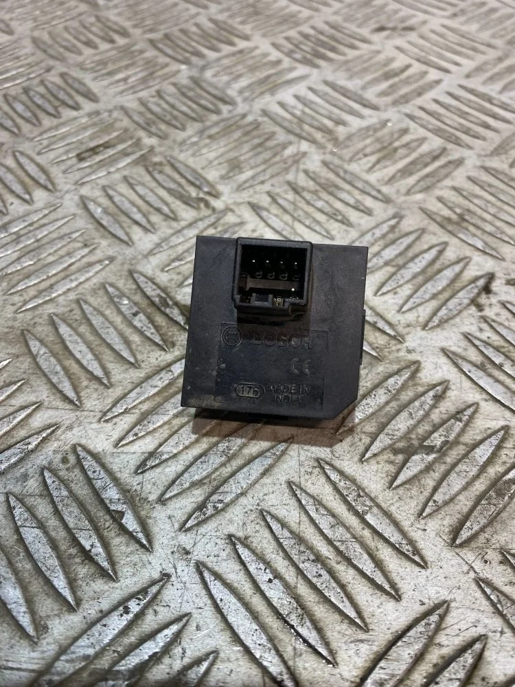 Блок управления иммобилайзером Kia Rio III (2011—2015)