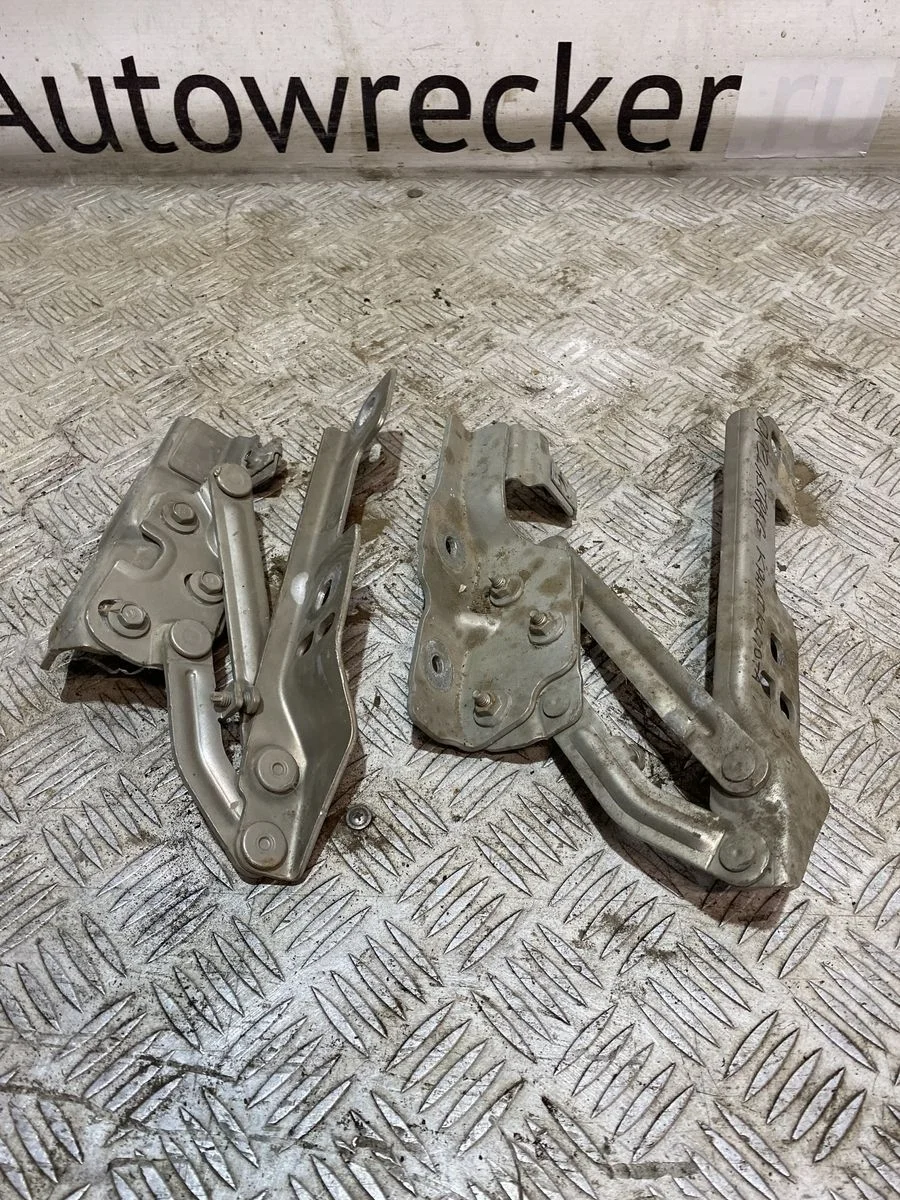 Петля капота Opel Astra J (2009—2012)