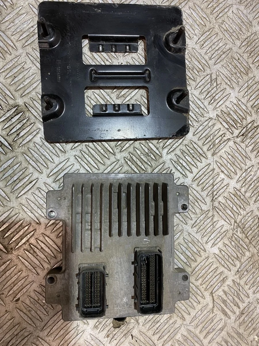 Блок управления двигателем Opel Astra J (2009—2012)