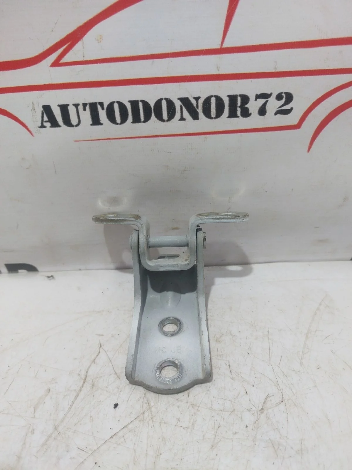 Петля двери передней левой верхняя Hyundai Solaris I (2010—2014)