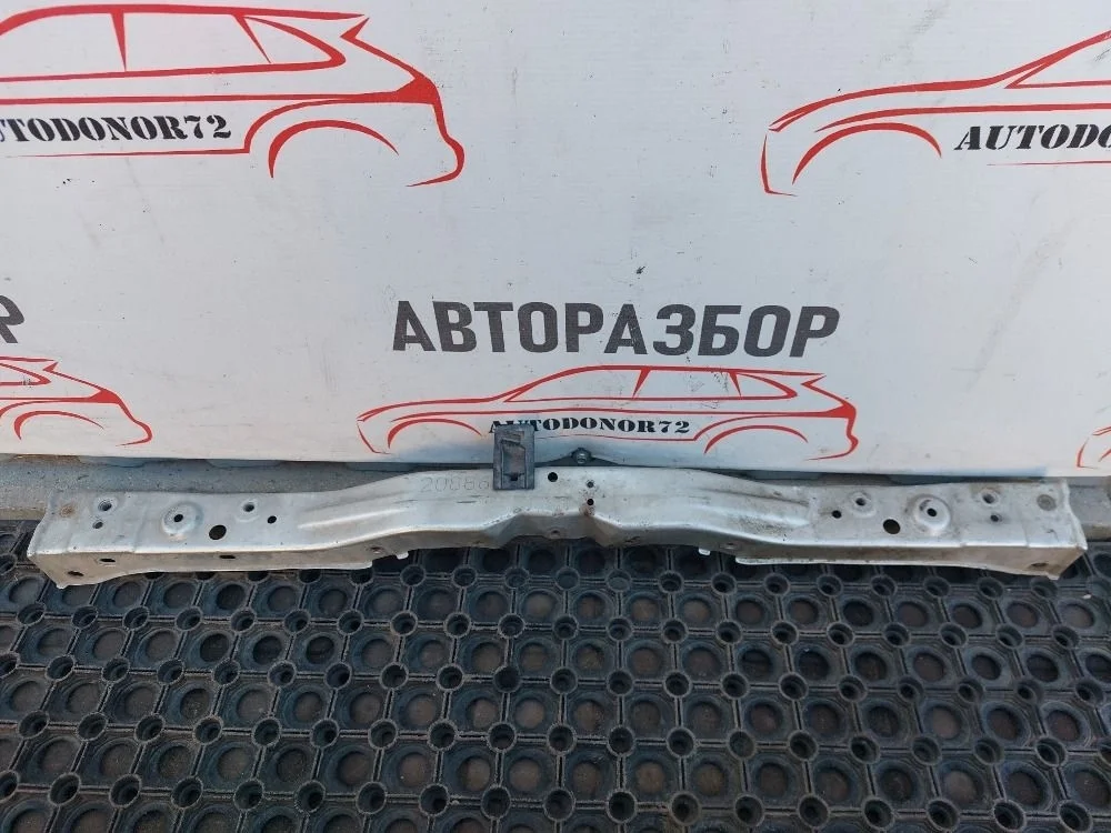 Рамка радиатора верхняя Toyota Avensis T250 рестайлинг (2006—2009)