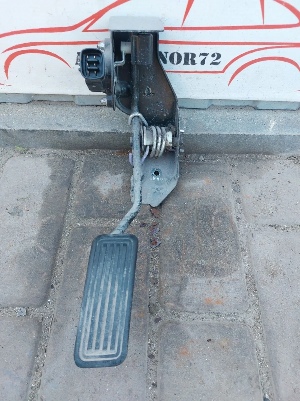 Педаль газа Toyota Avensis T250 (2003—2006)