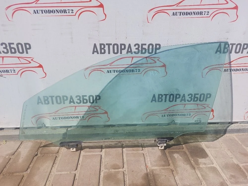 Стекло двери передней левой Toyota Avensis T250 (2003—2006)