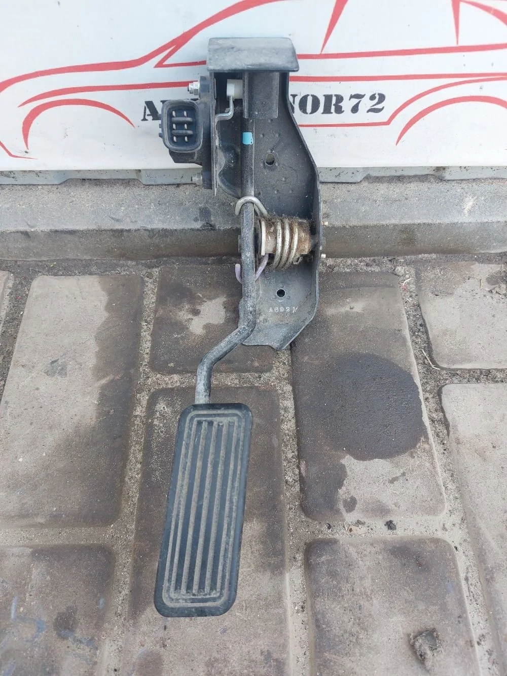 Педаль газа Toyota Avensis T250 (2003—2006)