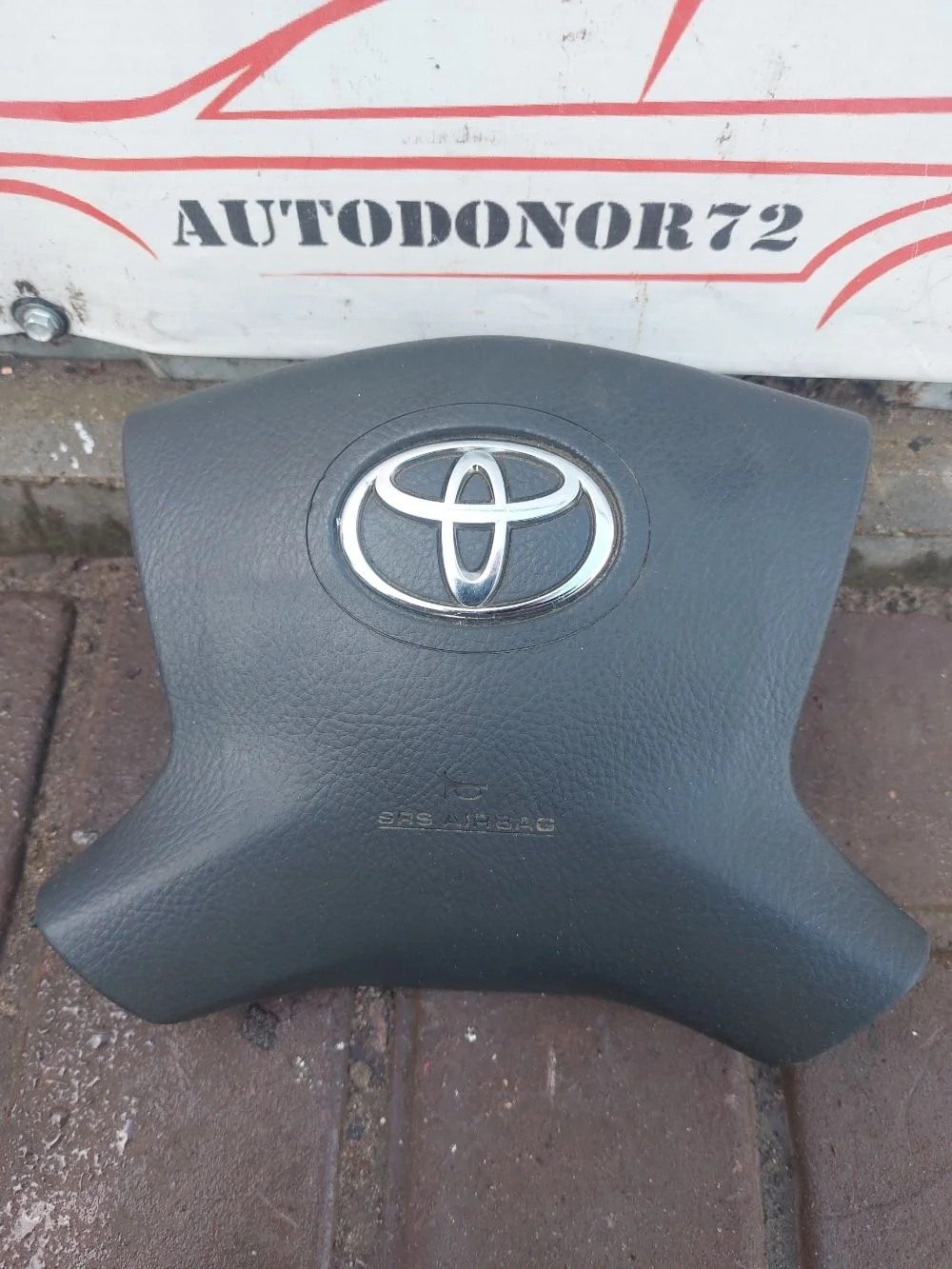 Подушка безопасности в рулевое колесо Toyota Avensis T250 (2003—2006)