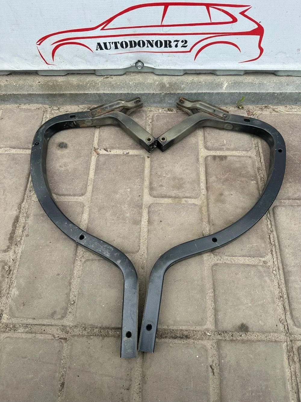 Петли крышки багажника Toyota Avensis T270 (2008—2011)