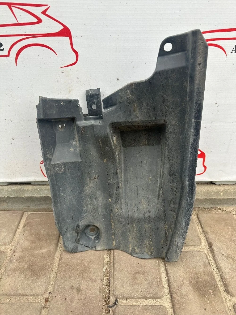 Подкрылок задний левый Toyota Avensis T270 (2008—2011)