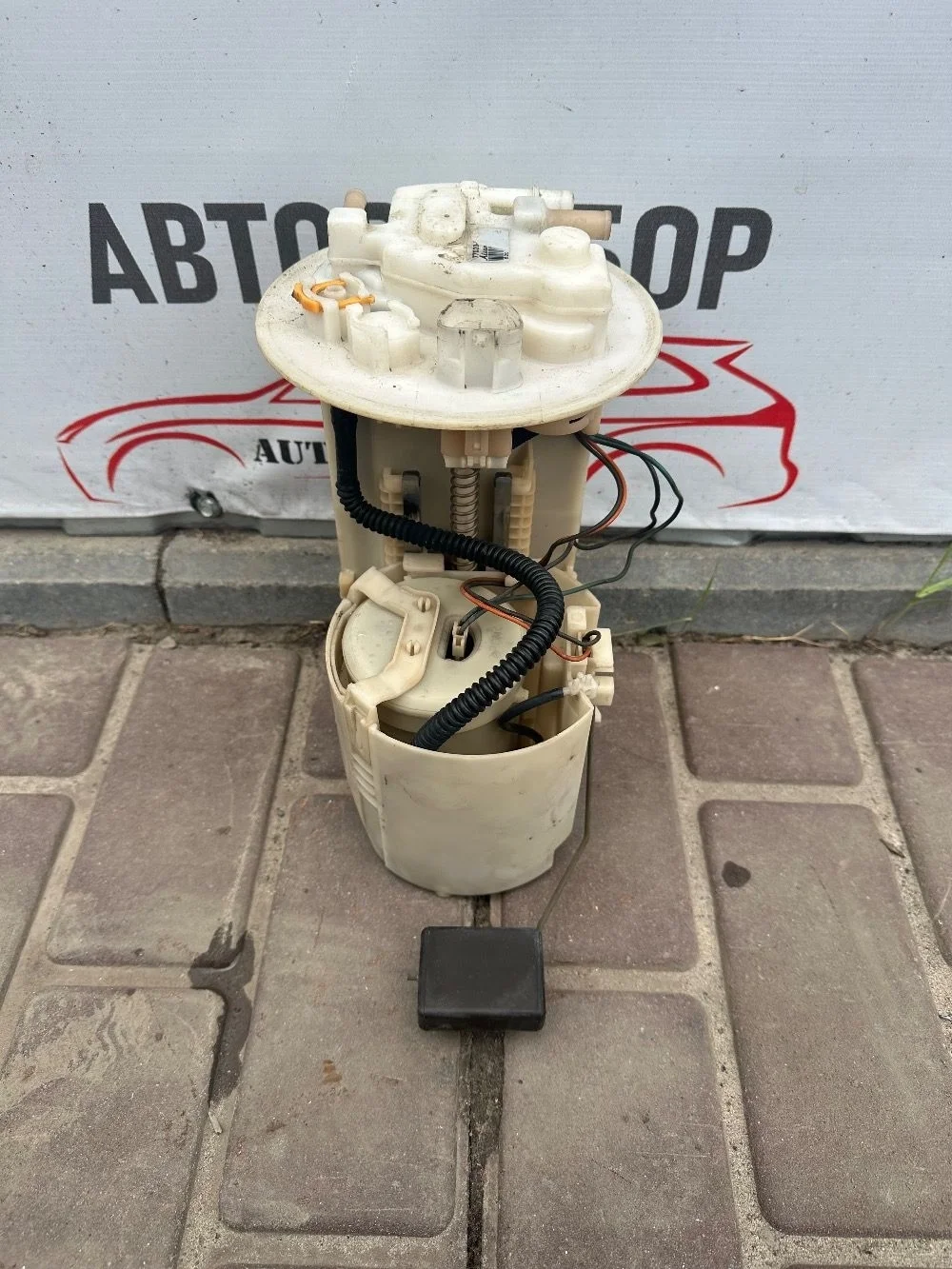 Насос топливный Toyota Avensis T270 (2008—2011)