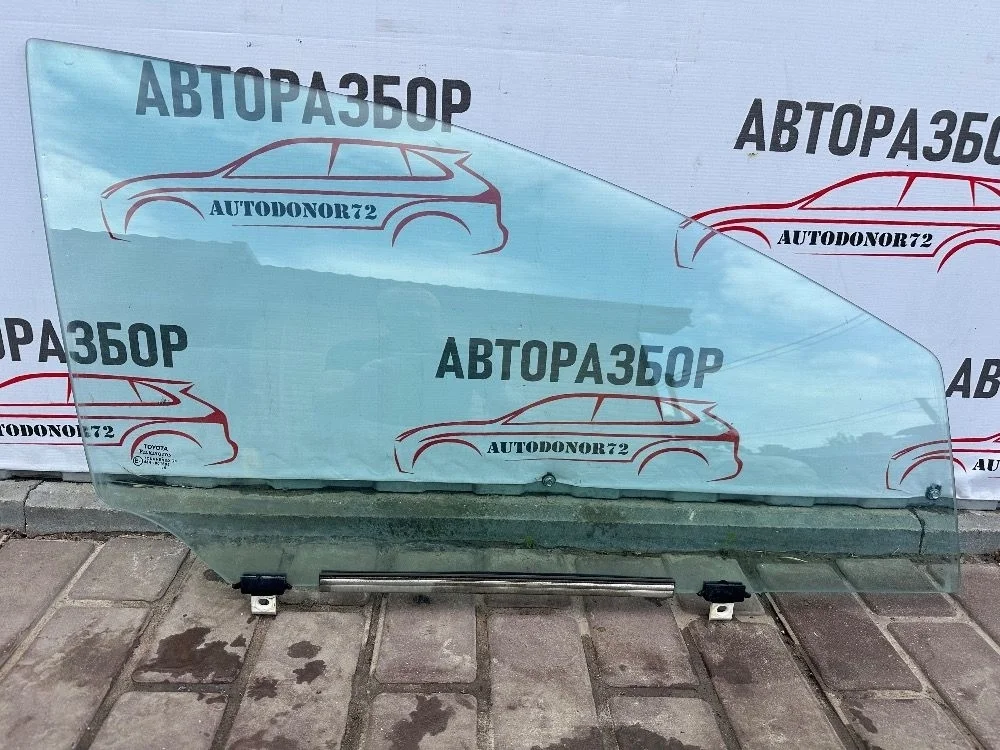 Стекло двери передней правой Toyota Avensis T270 (2008—2011)