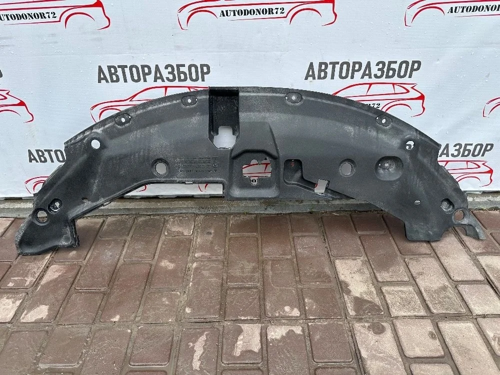 Кожух замка капота Toyota Avensis T270 (2008—2011)