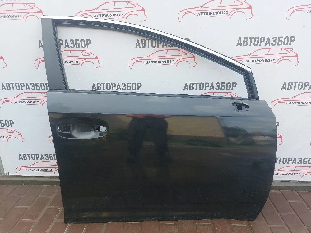 Дверь передняя правая Toyota Avensis T270 (2008—2011)