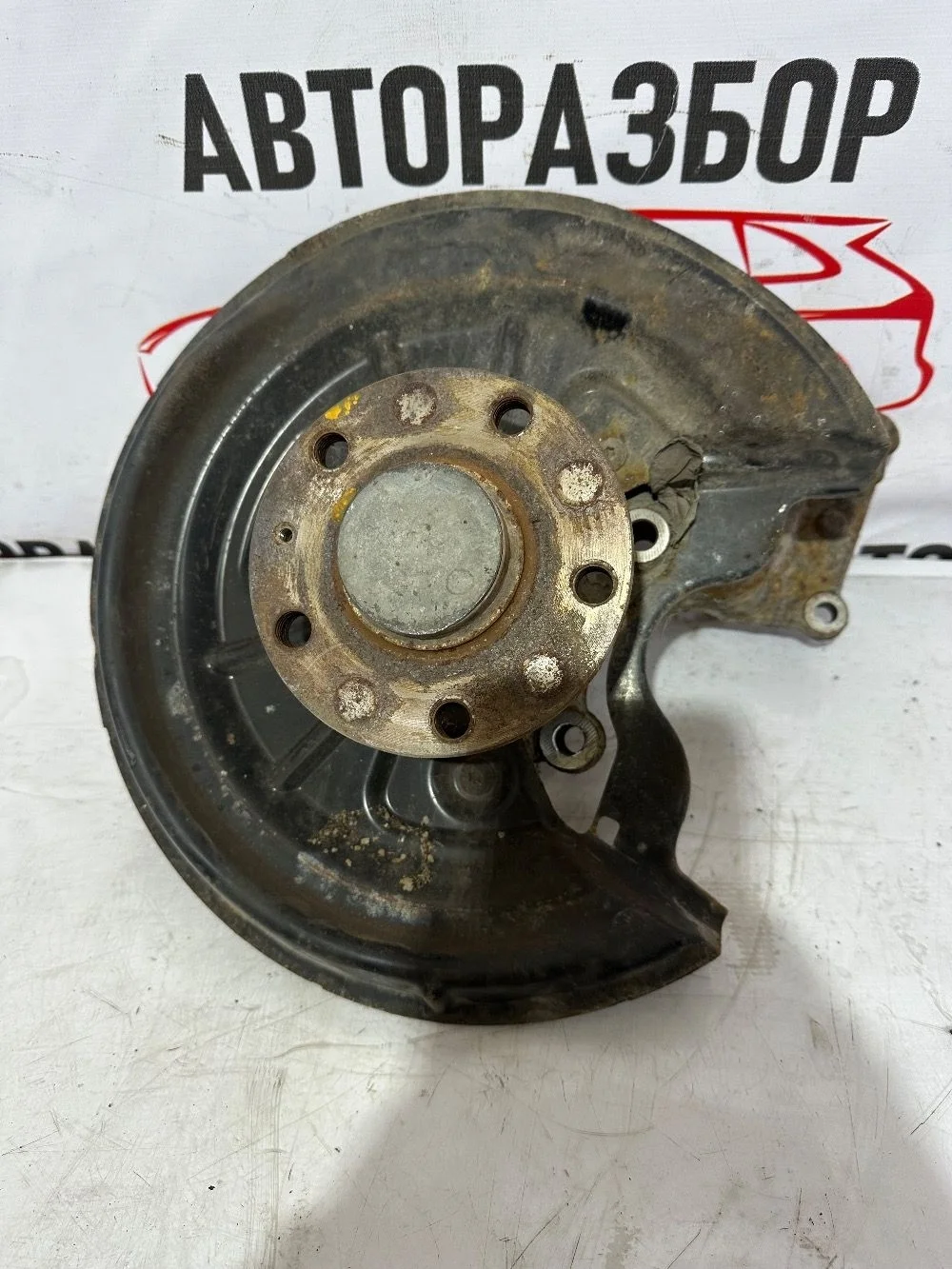 Кулак задний левый Volkswagen Golf Mk5 (2003—2009)